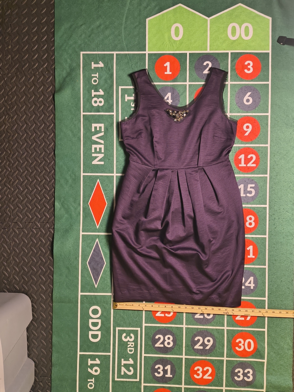 Simply Vera Vera Wang Plum Satin Rhinestone Cocktail Dress Women's Size 8 - Picture 4 of 15